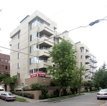 Castellan Apartments in Seattle, WA - Building Photo - Building Photo