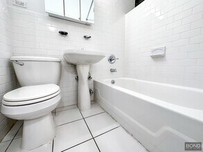 228 E 89th St in New York, NY - Building Photo - Building Photo