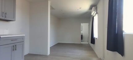 158 E Floral Dr, Unit #B in Monterey Park, CA - Building Photo - Building Photo