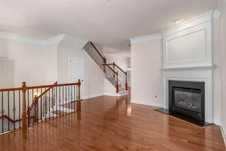 2128 Weldonberry Dr in Atlanta, GA - Building Photo - Building Photo