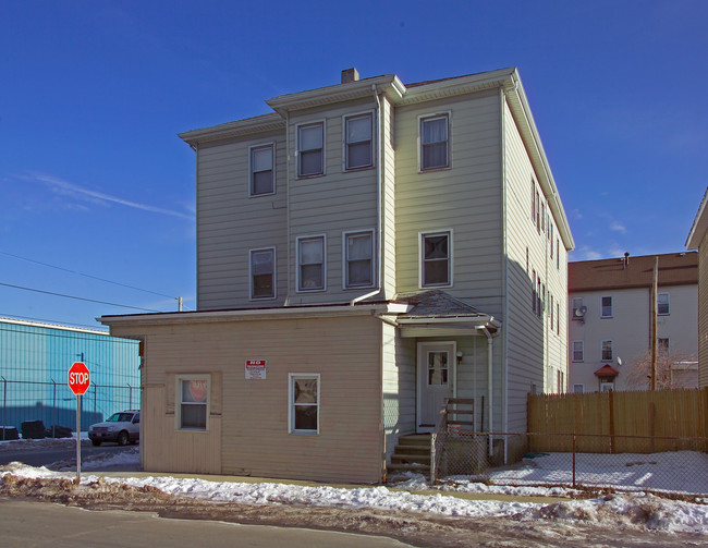 146 Lowell St in Fall River, MA - Building Photo - Building Photo