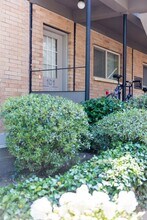 GLP Green Lake Park Apartments in Seattle, WA - Building Photo - Building Photo