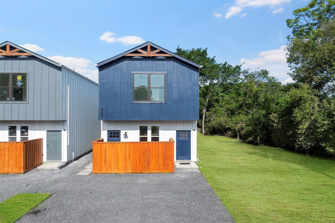 8421 Venus St in Houston, TX - Building Photo