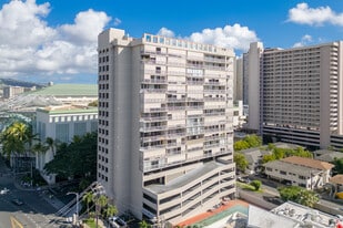 Atkinson Plaza in Honolulu, HI - Building Photo