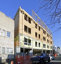 Green Roof Condominums in Guttenberg, NJ - Foto de edificio - Building Photo