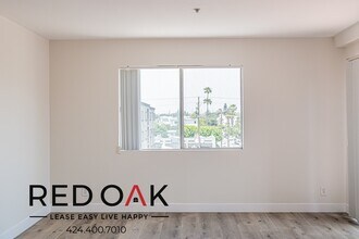 5541 Fulcher Ave in Los Angeles, CA - Building Photo - Building Photo