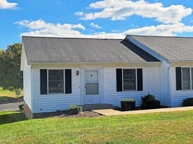 962 Beverly Dr in Abingdon, VA - Building Photo