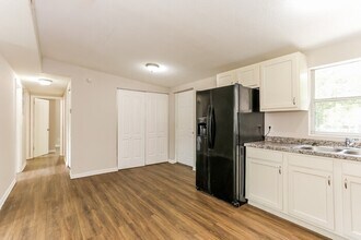 9711 Waynesboro Ave in Jacksonville, FL - Building Photo - Building Photo
