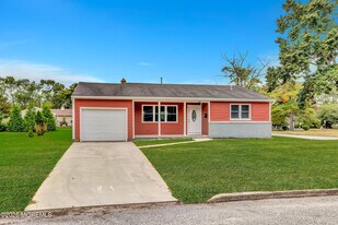 44 Chancellor Ct in Toms River, NJ - Building Photo