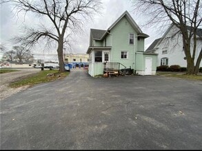 110 Lake Ave, Unit 110 Lake Avenue Up Apt in Hilton, NY - Foto de edificio - Building Photo