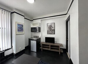Hotel Alexandria in Los Angeles, CA - Building Photo - Building Photo