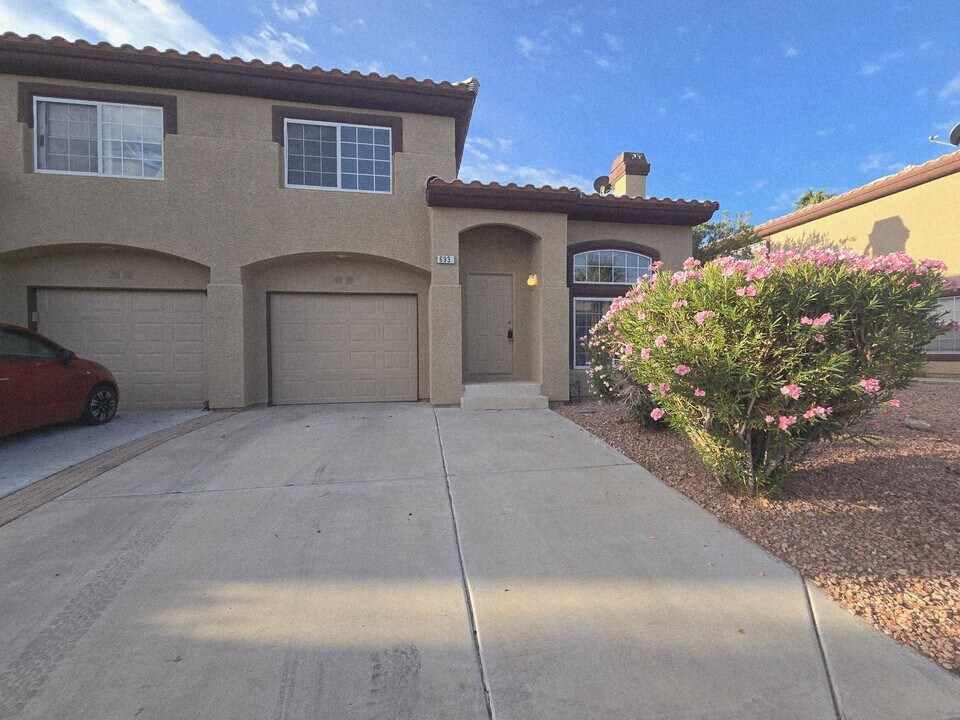 693 Ambling Gait Ave in Henderson, NV - Building Photo