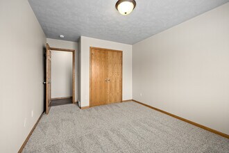 301 E 5th St, Unit 107 in Hartford, SD - Building Photo - Building Photo