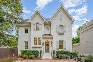 748 Ellsworth Rd in Charlotte, NC - Building Photo