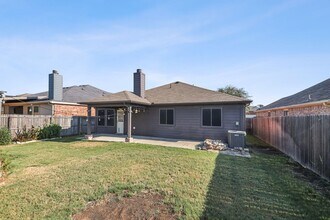 8824 Yosemite Trail in Cross Roads, TX - Building Photo - Building Photo