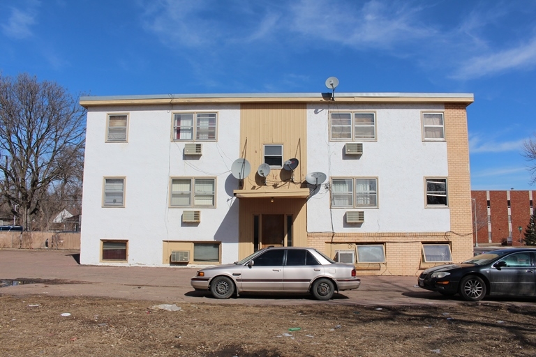 Raak Sixplex in Sioux Falls, SD - Foto de edificio