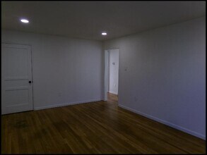 2324 S Louisiana St in Little Rock, AR - Building Photo - Building Photo