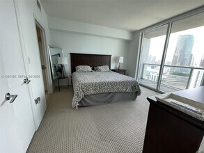 500 Brickell Ave, Unit 3005 in Miami, FL - Foto de edificio - Building Photo