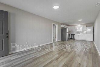 719 E College St in Independence, MO - Building Photo - Building Photo