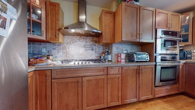 2 Ward Ct, Unit 1 in Boston, MA - Building Photo - Building Photo