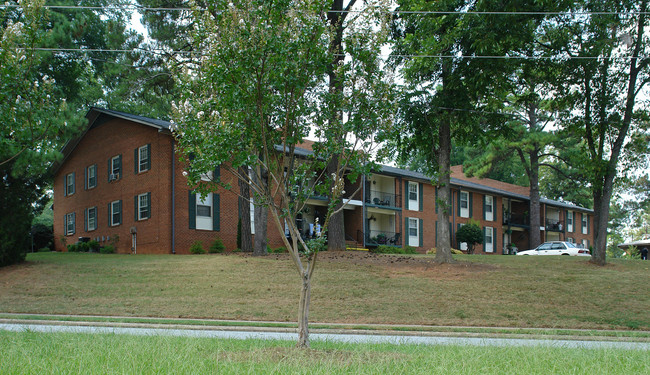 2305-2309 Myron Dr in Raleigh, NC - Foto de edificio - Building Photo