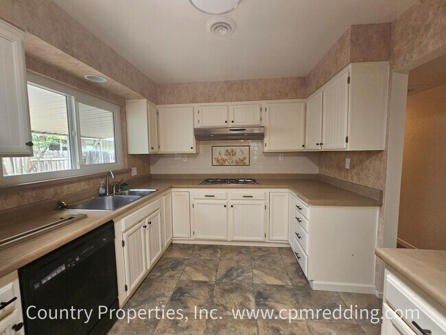 760 Lincoln St in Redding, CA - Building Photo - Building Photo