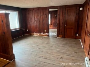 32 Coombs St, Unit 7 in Bangor, ME - Foto de edificio - Building Photo