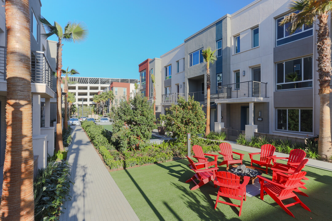 City Square in Irvine, CA - Building Photo