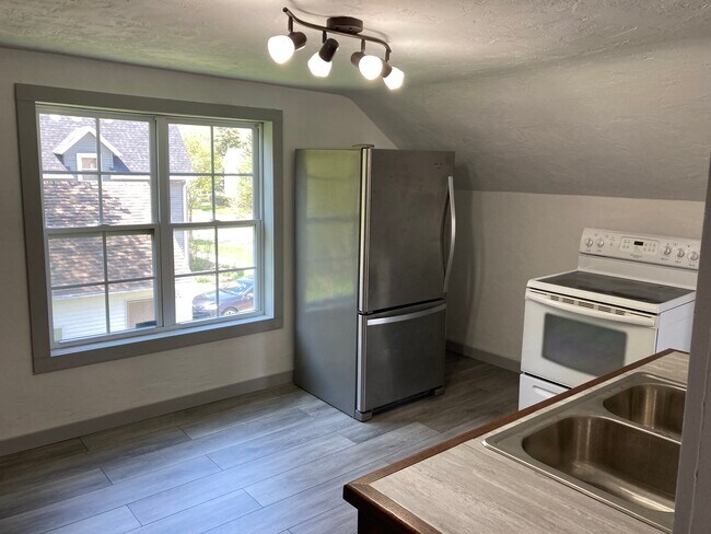 819 N Superior St in Appleton, WI - Building Photo - Building Photo