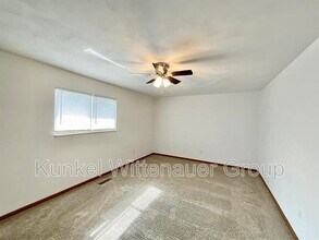 156 Marion Dr in Belleville, IL - Building Photo - Building Photo