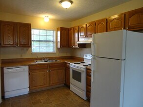 121 Stone Tree Dr in Maryville, TN - Building Photo - Building Photo