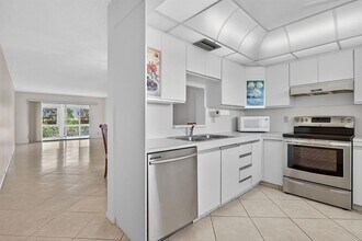 3204 Portofino Point in Coconut Creek, FL - Building Photo - Building Photo
