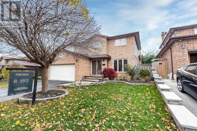 2446 Overton Dr in Burlington, ON - Building Photo - Building Photo
