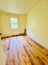 13-27-27 Bell Blvd in Queens, NY - Building Photo - Building Photo