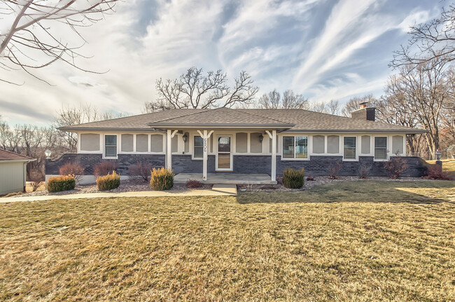 6806 Renner Rd | Rentals in Shawnee, KS