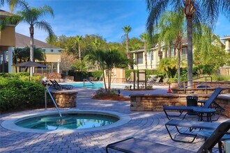 10209 Courtney Palms Blvd in Tampa, FL - Building Photo - Building Photo