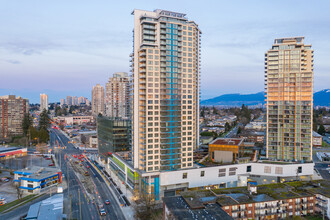 King's Crossing One in Burnaby, BC - Building Photo - Building Photo