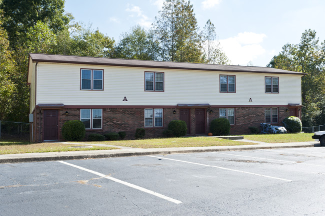 English Village Apartments in Carrollton, GA - Foto de edificio - Building Photo