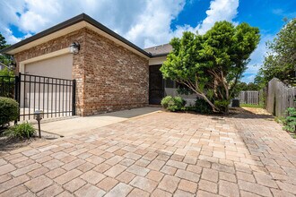 8 Pintail Blvd in Freeport, FL - Building Photo - Building Photo