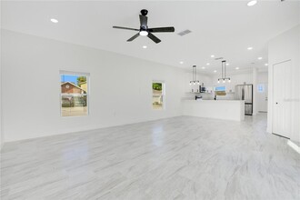 2281 Whitley Ln in Winter Haven, FL - Foto de edificio - Building Photo