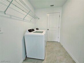 17700 Paradiso Wy in North Fort Myers, FL - Building Photo - Building Photo