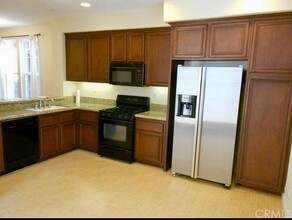 234 Tall Oak in Irvine, CA - Building Photo - Building Photo