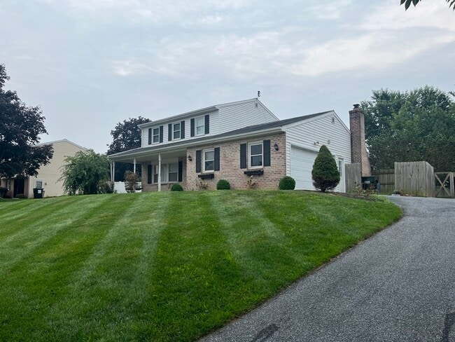 2440 Douglas Dr in Lancaster, PA - Building Photo - Building Photo