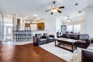 1605 Cordero Ct, Unit 187 in Denton, TX - Building Photo