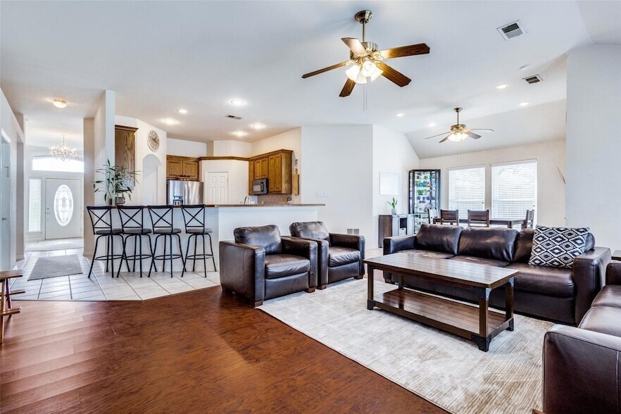 1605 Cordero Ct, Unit 187 in Denton, TX - Building Photo