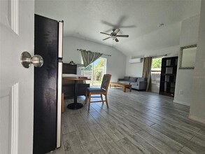 12235 Manado St in Orlando, FL - Building Photo - Building Photo