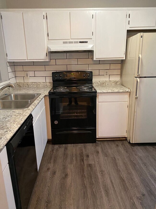 209 Sheraton Ct in Mcdonough, GA - Foto de edificio - Building Photo