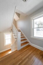 377 Shrewsbury St, Unit 2 in Worcester, MA - Foto de edificio - Building Photo