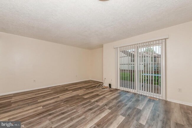 property at 19 Mooring Ct