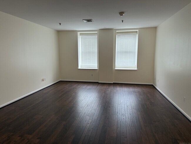 84 Wall Street in Norwalk, CT - Building Photo - Building Photo